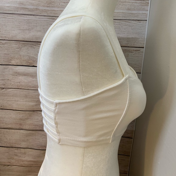 BRANDY MELVILLE | White Bralette Crop Top - Picture 5 of 8